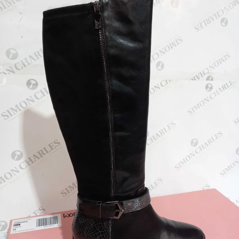 BOXED PAIR OF MODA IN PELLE TAMARRA KNEE BOOTS IN BLACK UK SIZE 6