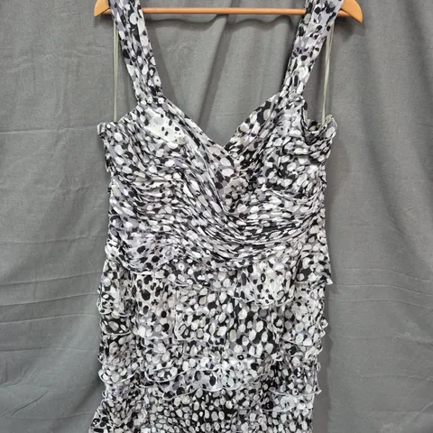 WOMEN'S PRINTED RUCHED LAYERED DRESS – BLACK/WHITE PATTERN - SIZE 20