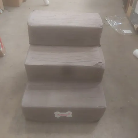 BAGGED PETSTBUYL SOFT PET STAIRS (1 ITEM)