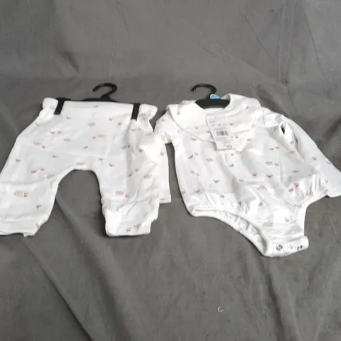 BABY TWO-PIECE SET: WHITE PRINTED PANTS AND BODYSUIT 6-9 MONTHS