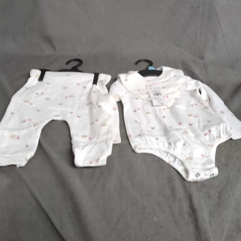 BABY TWO-PIECE SET: WHITE PRINTED PANTS AND BODYSUIT 6-9 MONTHS