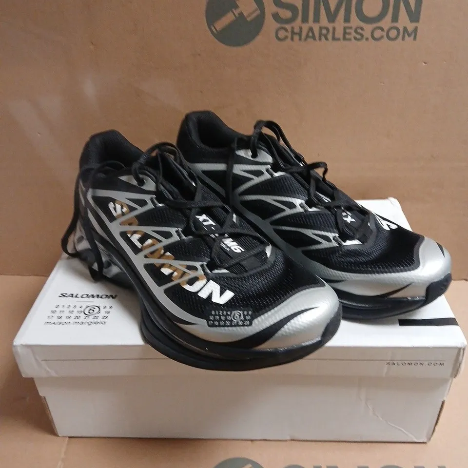 BOXED PAIR OF SALOMON XT-MM6 SNEAKERS – UK 9
