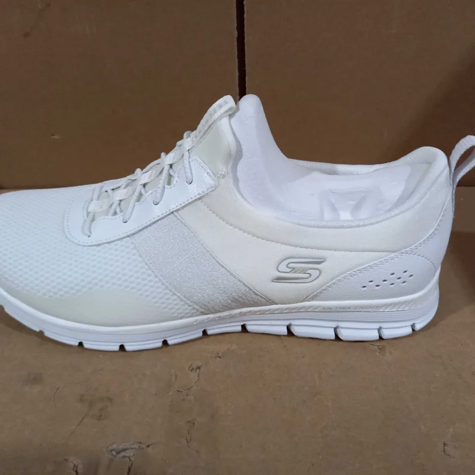 SKECHERS LUMINATE TRAINERS - WHITE - SIZE 7