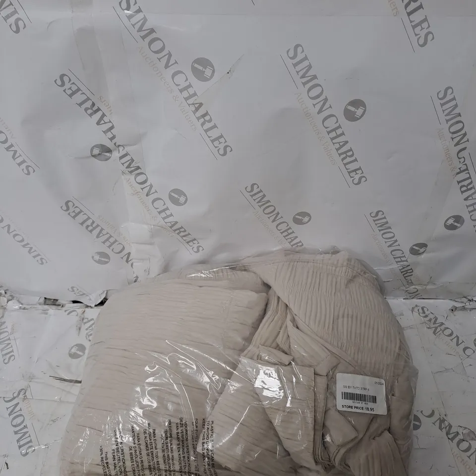 BOXED SUPERSOFT BY COZEE HOME TEXTURED STRIPE DUVET SET IN STONE - SUPER KING 