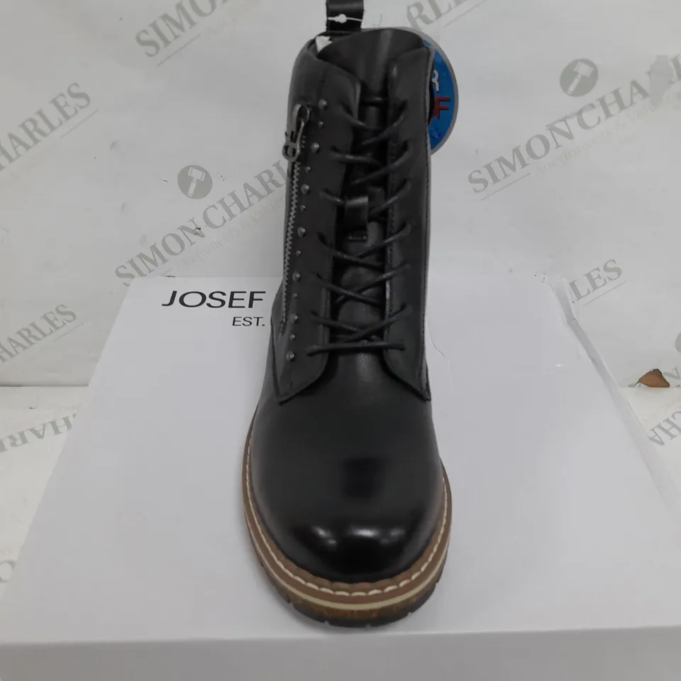 BOXED PAIR OF JOSEF SEIBEL WAYLYNN 02 BOOTS IN BLACK LEATHER - SIZE 39