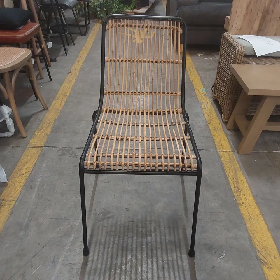 DESIGNER DINING CHAIR