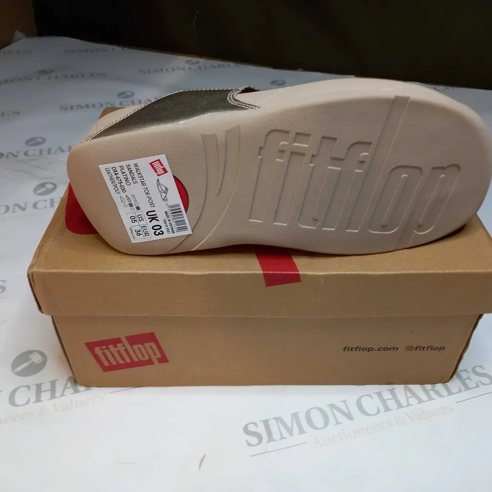 WALKSTAROE POST SANDALS SIZE 3
