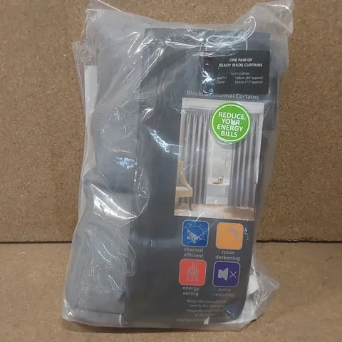 BAGGED ARMINGTON PENCIL PLEAT LIGHT REDUCING THERMAL CURTAINS - GREY // SIZE: 168 X 183cm