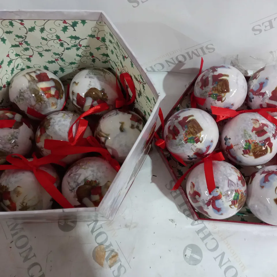 FESTIVE SET OF 14 DECOUPAGE BAUBLES IN DECORATIVE BOX 
