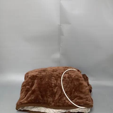 BOXED COZEE HOME LUXURY HEATED THROW IN NEUTRAL/BROWN