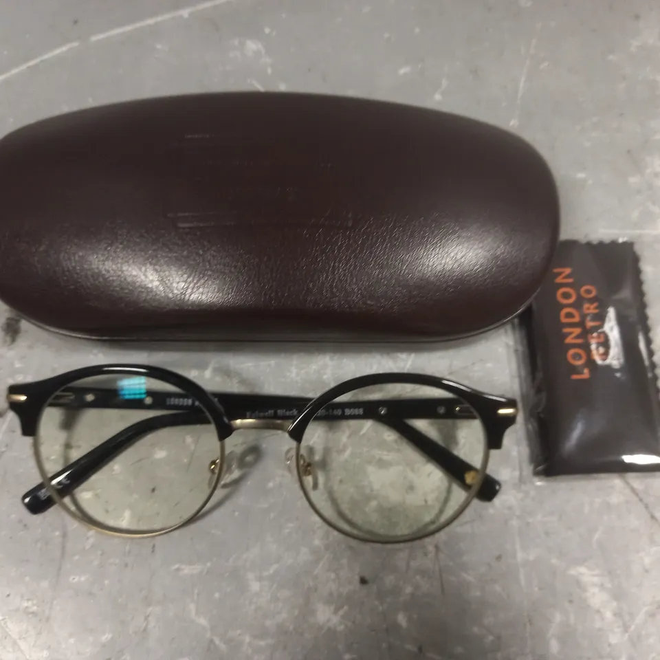 PAIR OF LONDON RETRO FULWELL BLACK GLASSES IN CASE