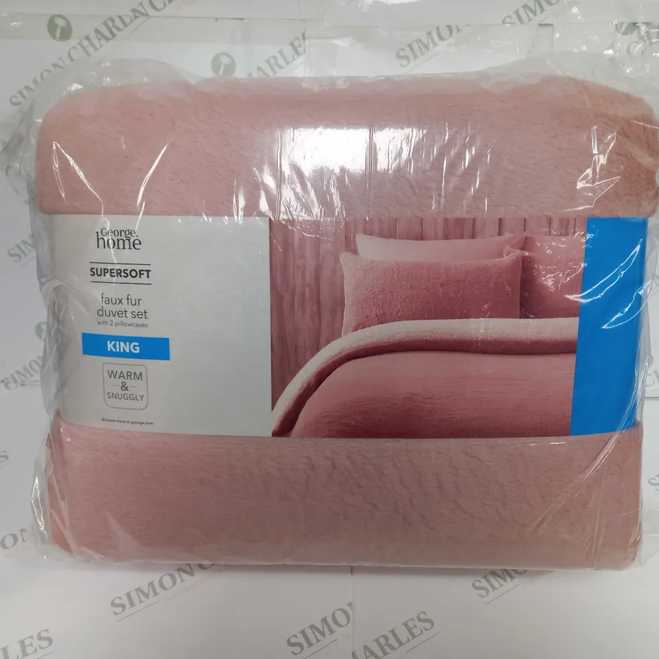 BRAND NEW SUPERSOFT PINK FAUX FUR DUVET SET WITH 2 PILLOW CASES - KING SIZE 