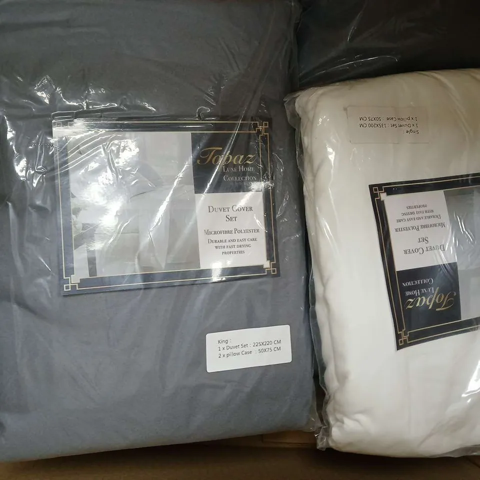 BOX OF APPROXIMATELY 15 ASSORTED TOPAZ DUVET COVER SETS IN VARIOUS SIZES AND COLOURS - COLLECTION ONLY
