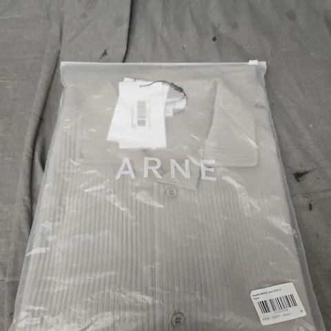 BAGGED ARNE PLEATED REVERE COLLAR SHIRT - SIZE M