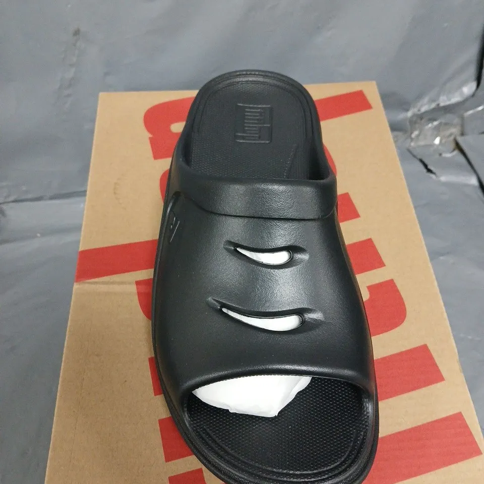 FITFLOP RELIFF RECOVERY SLIDERS SIZE 5 