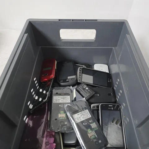 APPROXIMATELY 26 ASSORTED DORO MOBILE PHONES