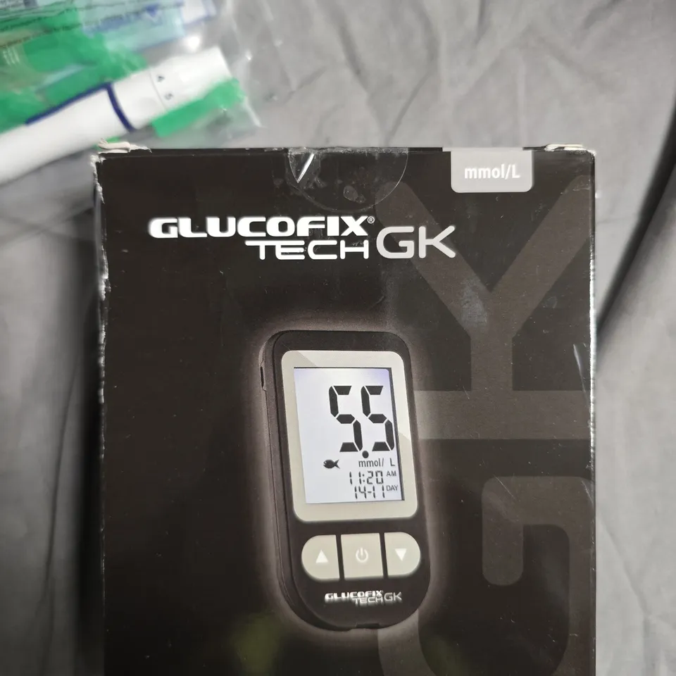 GLUCOFIX TECH GK BLOOD GLUCOSE METER KIT WITH CASE 