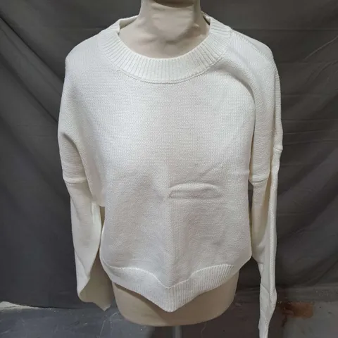 HOLLISTER CROPPED KNIT JUMPER IN WHITE SIZE M