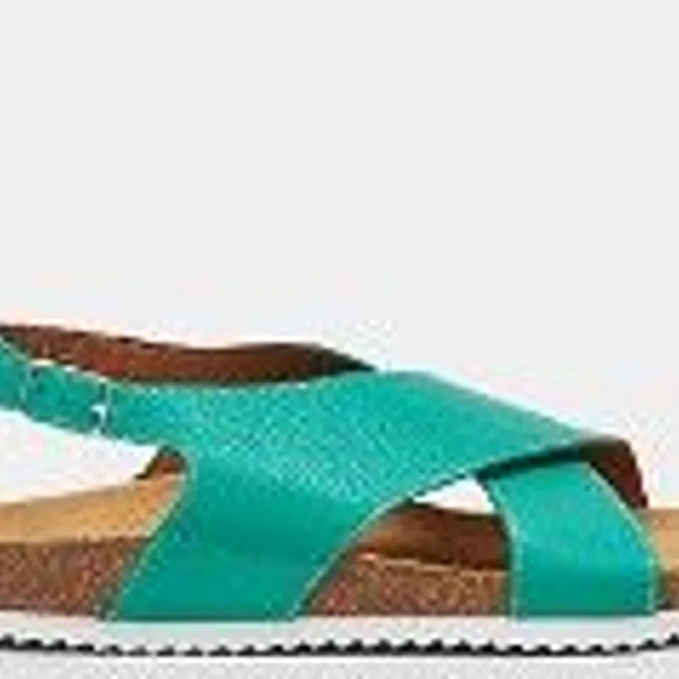 ADESSO EMMIE CROSS STRAP SANDAL MAGIC MINT SIZE 6