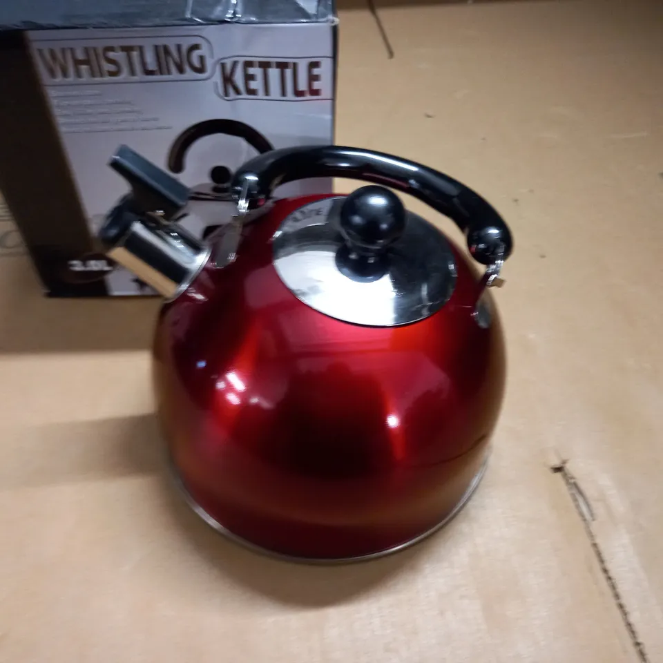 WHISTLING 3.0L KETTLE IN RED