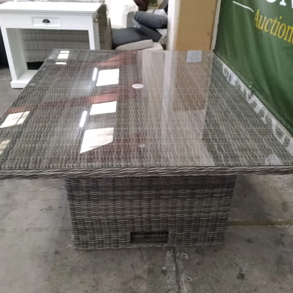 RATTAN DINING TABLE WITH GLASS TOP