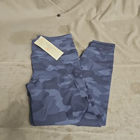 SWEATY BETTY POWER 7/8 WORKOUT LEGGINGS IN NAVY BLUE CAMO PRINT SIZE M