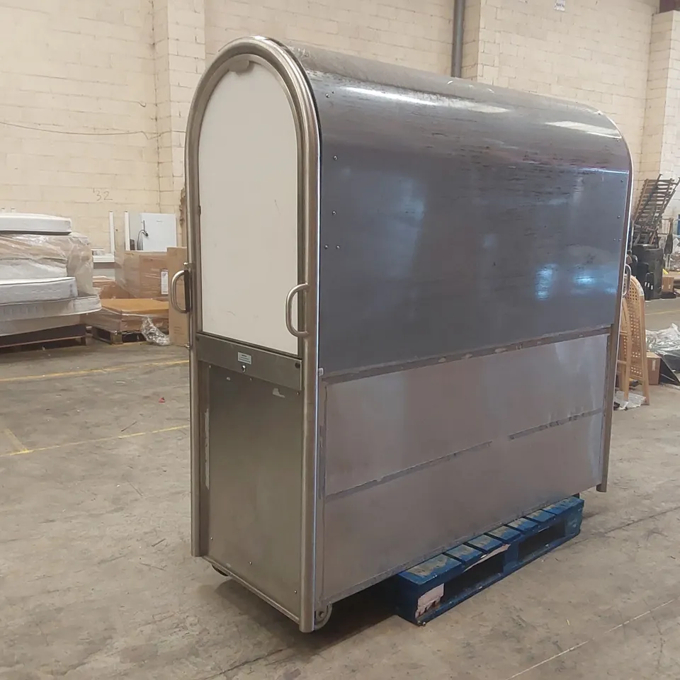 TANK STAINLESS STEEL MOBILE FOOD AND DRINK CATERING STATION