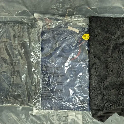 BOX OF APPROXIMATELY 5 ASSORTED CLOTHING AND FASHION ITEMS - VARIOUS COLOURS, SIZES AND STYLES