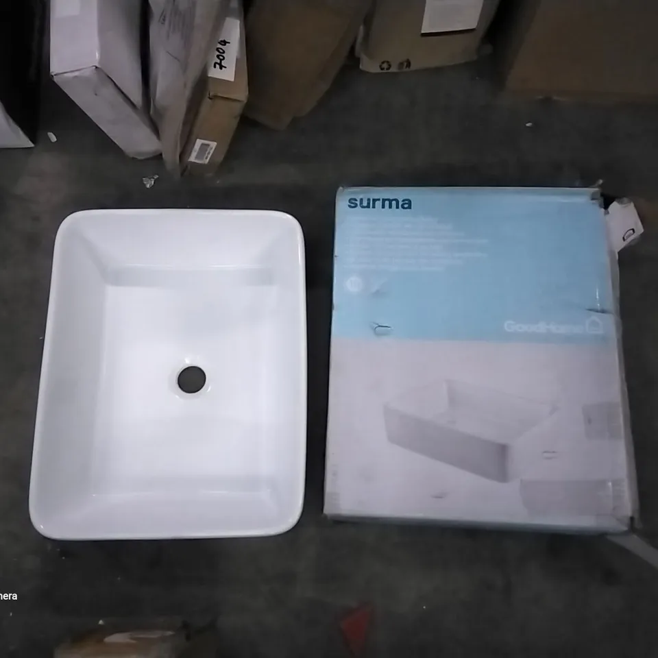 BOXED SURMA CERAMIC COUNTERTOP BASIN APPROXIMATELY 13.2X48CM