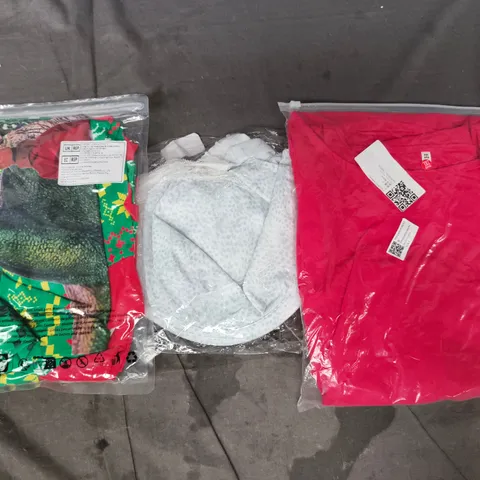 APPROXIMATELY 20 ASSORTED CLOTHING AND FASHION PRODUCTS IN VARIOUS STYLES AND SIZES - COLLECTION ONLY