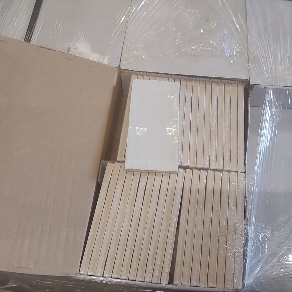 PALLET CONTAINING APPROXIMATELY 254x DESIGNER BRICK TILES