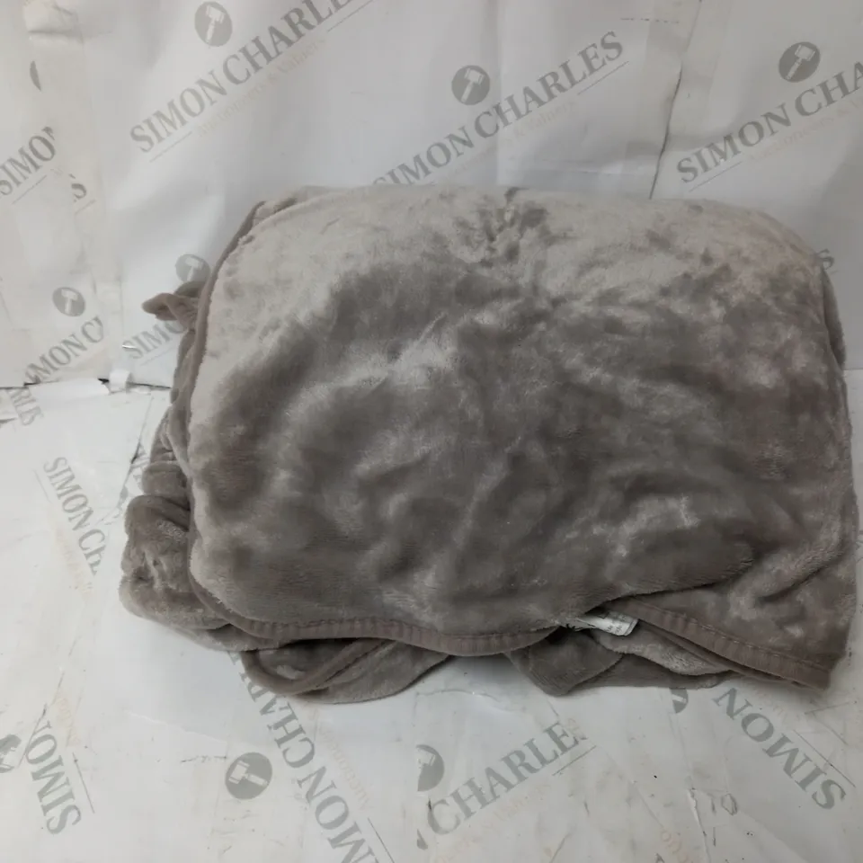 COZEE HOME GREY HEATED BLANKET IN GREY