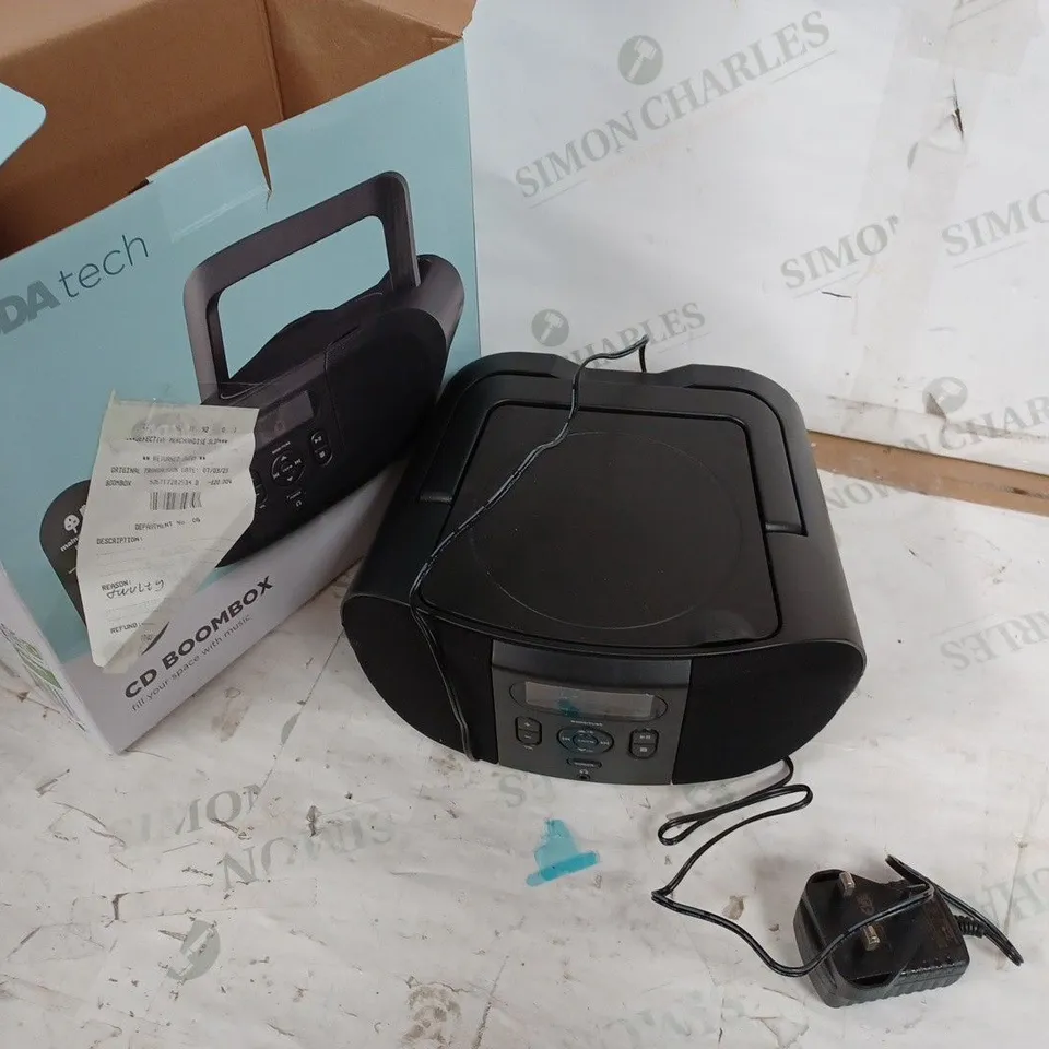 CD BOOMBOX WITH FM RADIO IN BLACK