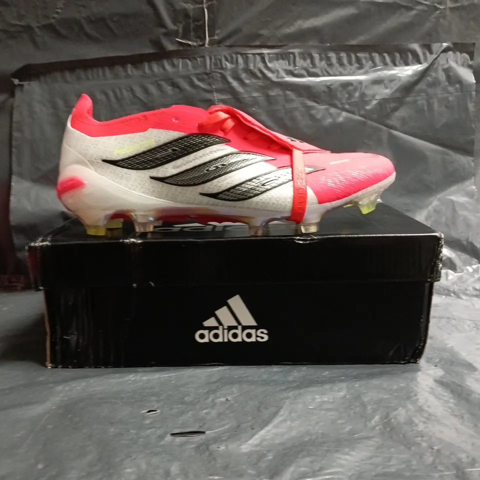 BOXED PAIR OF ADIDAS PREDATOR FOOTBALL BOOTS IN GREY/RED SIZE UK 8