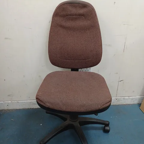 UNBRANDED BROWN OFFICE CHAIR WITH WHEELS & ADJUSTABLE BACK - COLLECTION ONLY