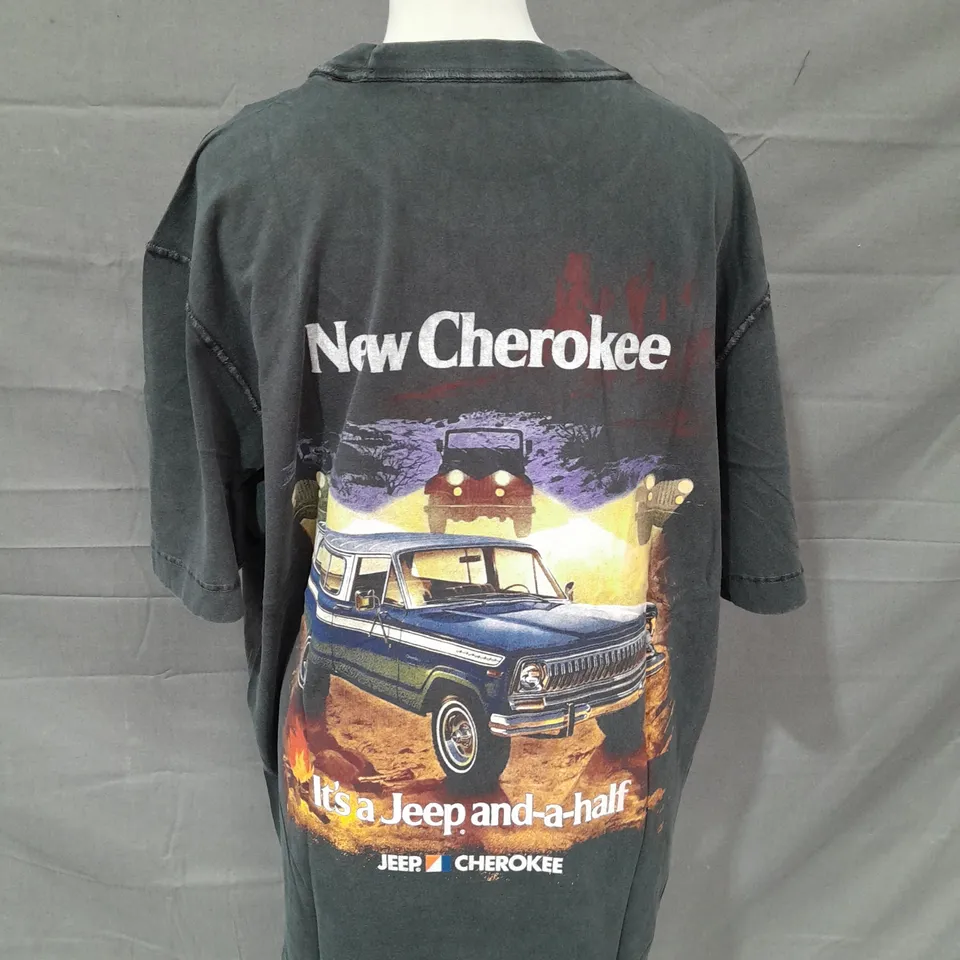 ABERCROMBIE & FITCH JEEP WASHED BLACK T-SHIRT - MEDIUM