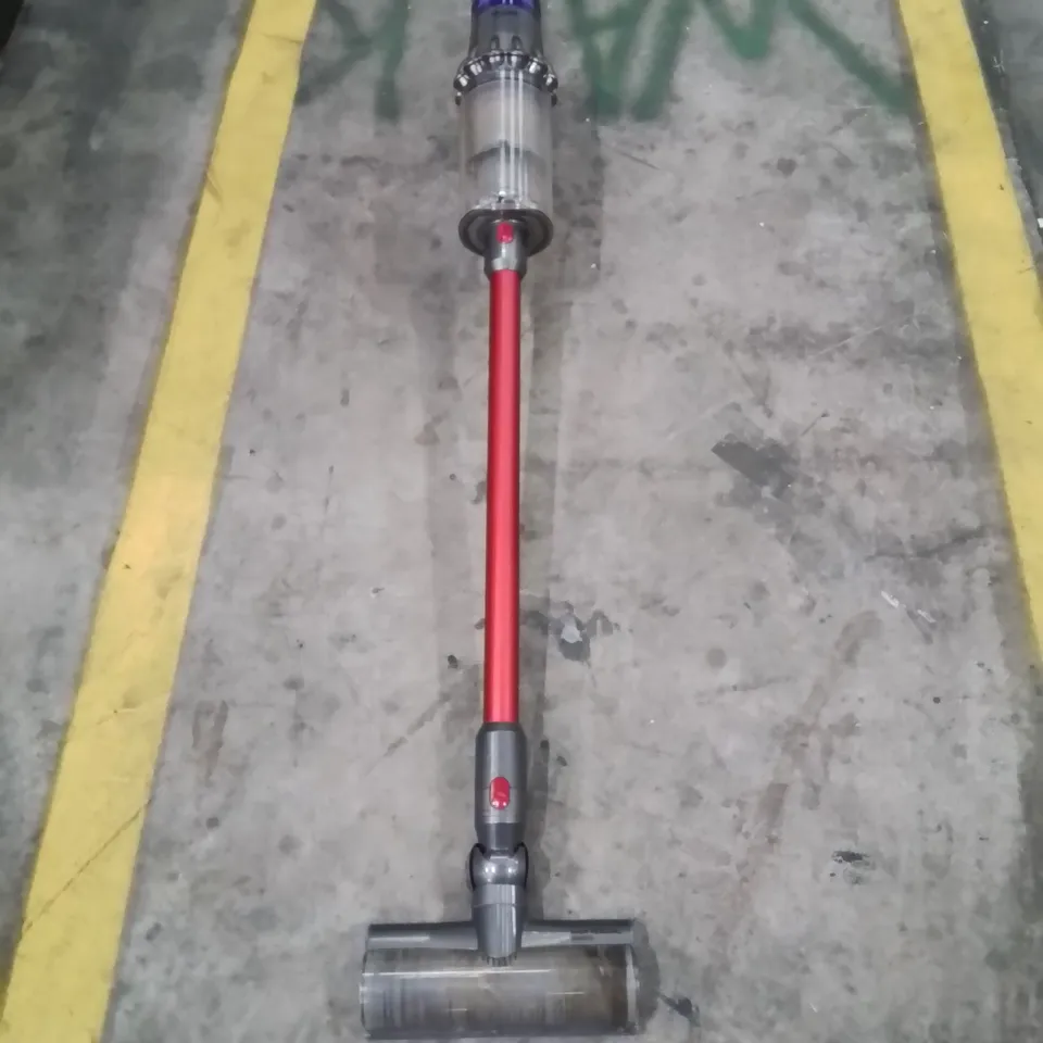 DYSON V11 EXTRA CORDLESS VACUUM CLEANER - IRON & RED RRP £499