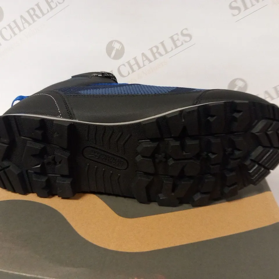 BOXED REGATTA BLACKTHORN EVO NAVY/SKYDIVER SIZE 8