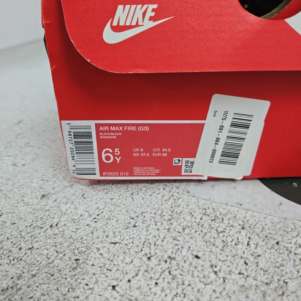 NIKE AIR MAX FIRE (GS) BLACK/BLACK SNEAKERS – UK 6
