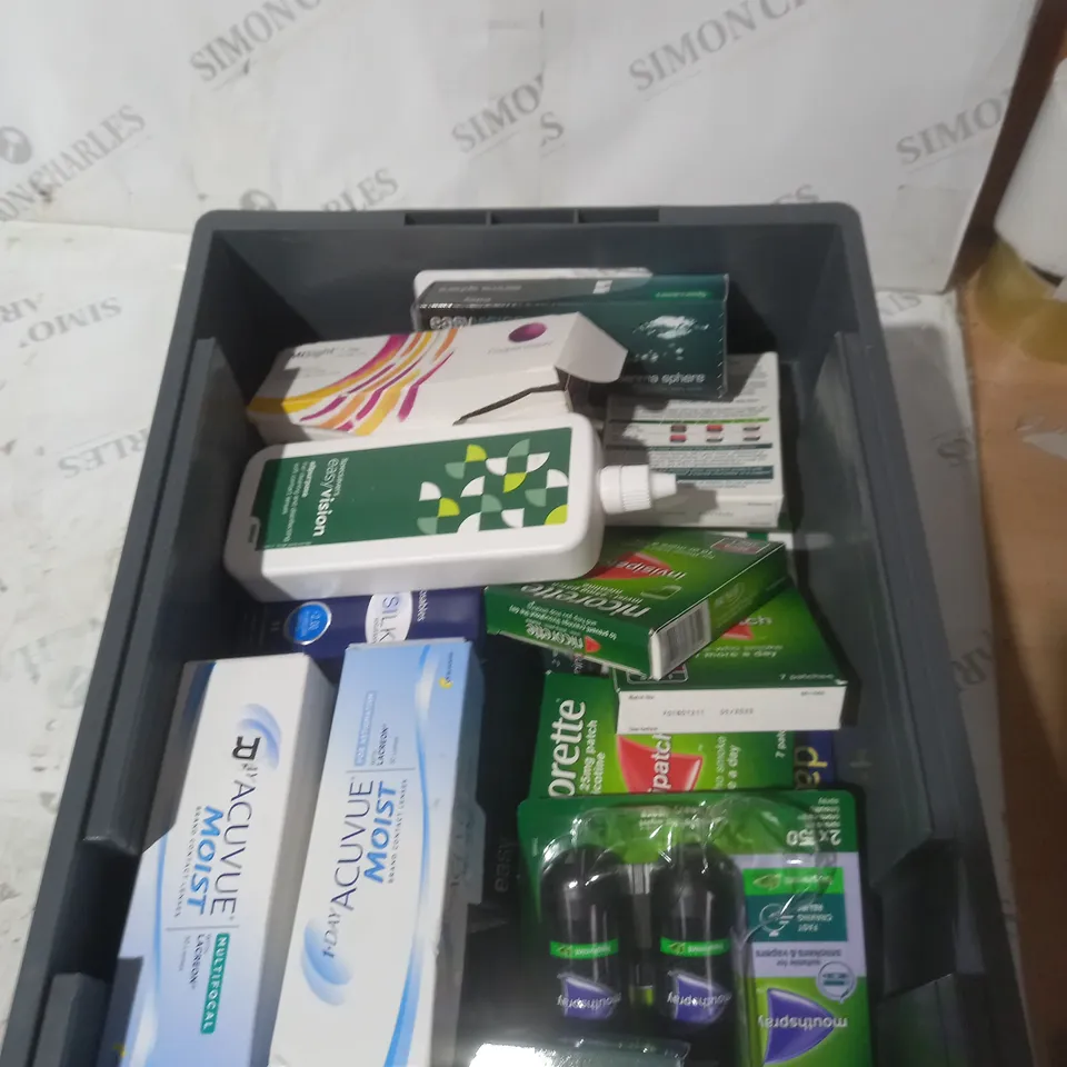 BOX OF APPROXIMATELY 30 ASSORTED CONTACT LENSES AND EYE TREATMENT TO INCLUDE EASY VISION, COOPER VISON AND ACUVUE MOIST