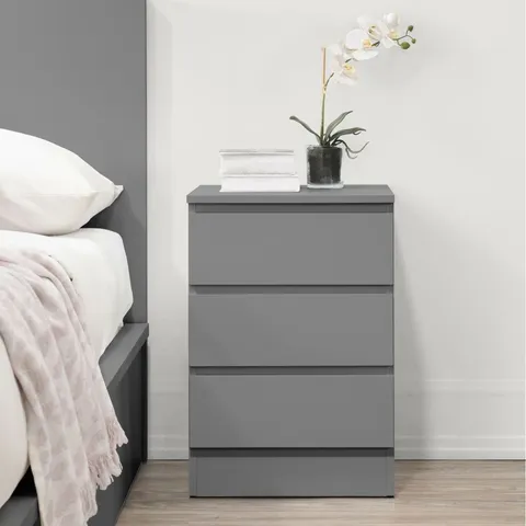 BOXED MARQITA 3 DRAWER BEDSIDE TABLE - GREY (1 BOX)