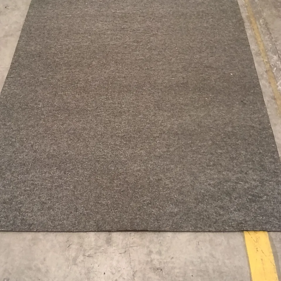 GREY CARPET REMNANT - SINGLE PIECE APPROXIMATELY 220 CM X 150 CM