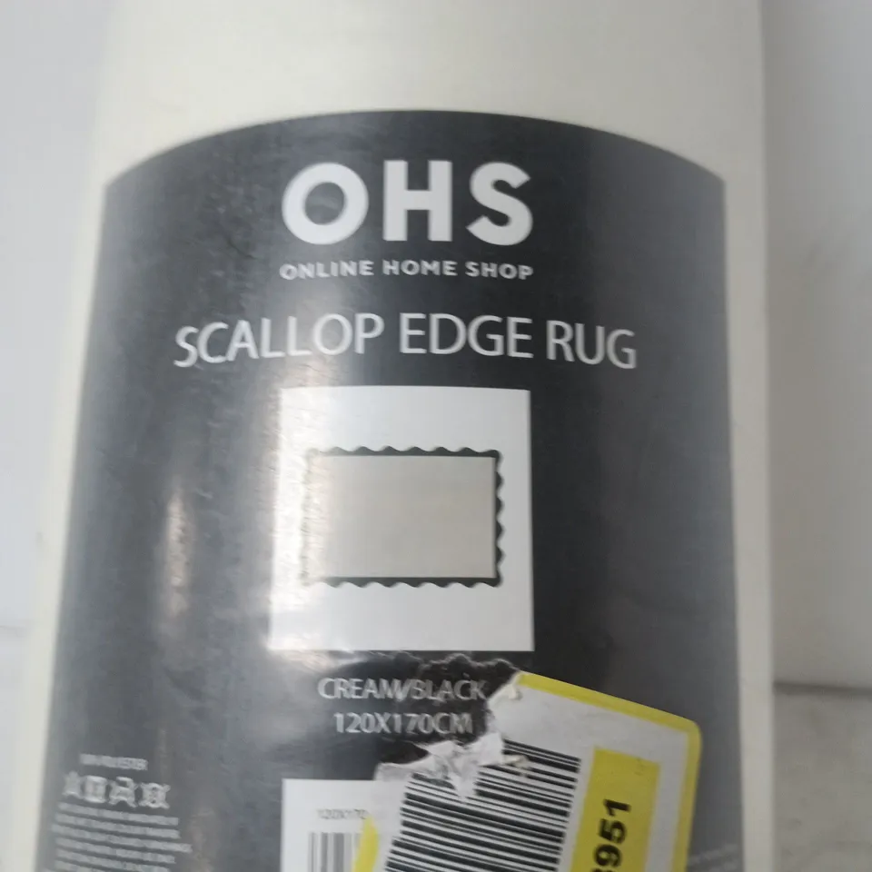 OHS SCALLOP EDGE RUG CREAM/BLACK 120 X 170 CM