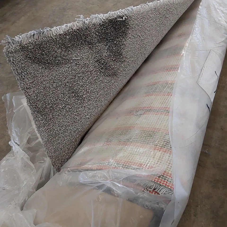 ROLL OF QUALITY SELENA ANTHRACITE CARPET // SIZE: APPROXIMATELY 4 X 2.3m