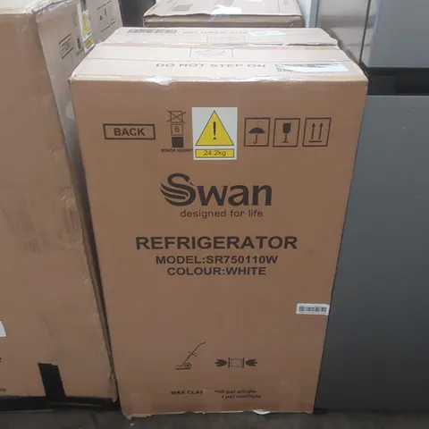 BOXED SWAN SR750110W UNDER COUNTER FRIDGE
