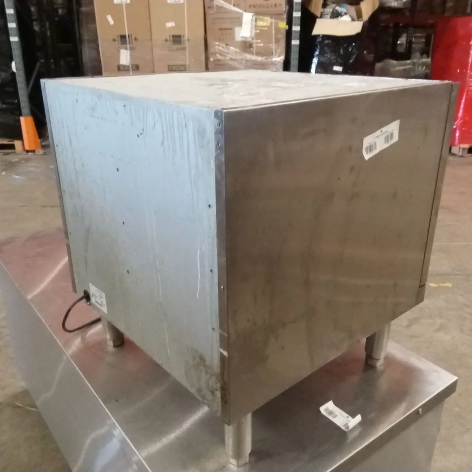 LINCAT HCL6 SILVERLINK 600 HEATED PEDESTAL WITH TOP, LEGS AND DOORS