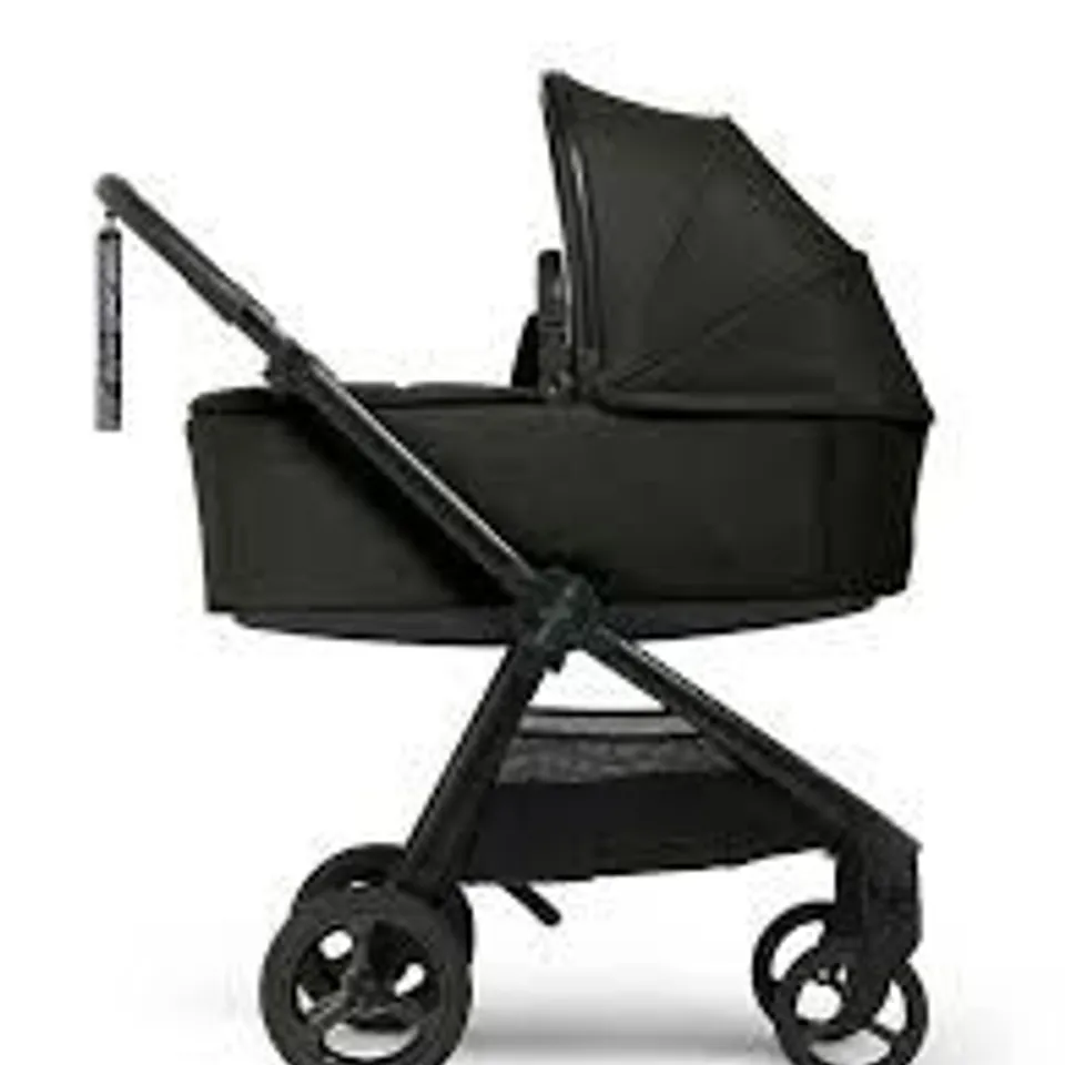 BOXED MAMAS & PAPAS VARDO PUSHCHAIR/STROLLER WITH CARRYCOT - BLACK (2 BOXES)