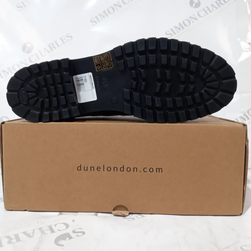 BOXED PAIR OF DUNE LONDON FLORIAN LACE UP SHOES IN BLACK SIZE 7