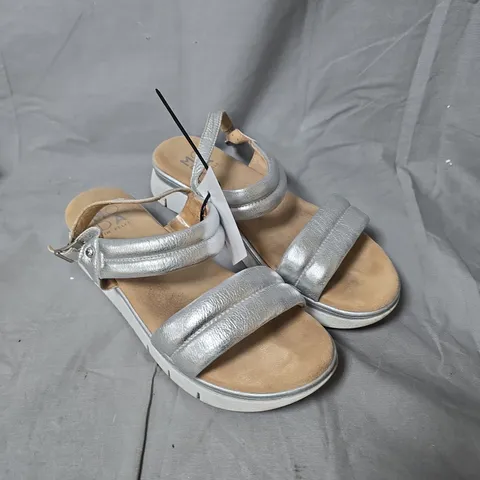 MODA IN PELLE AEDRIENNE LEATHER SANDALS - SILVER - SIZE 8