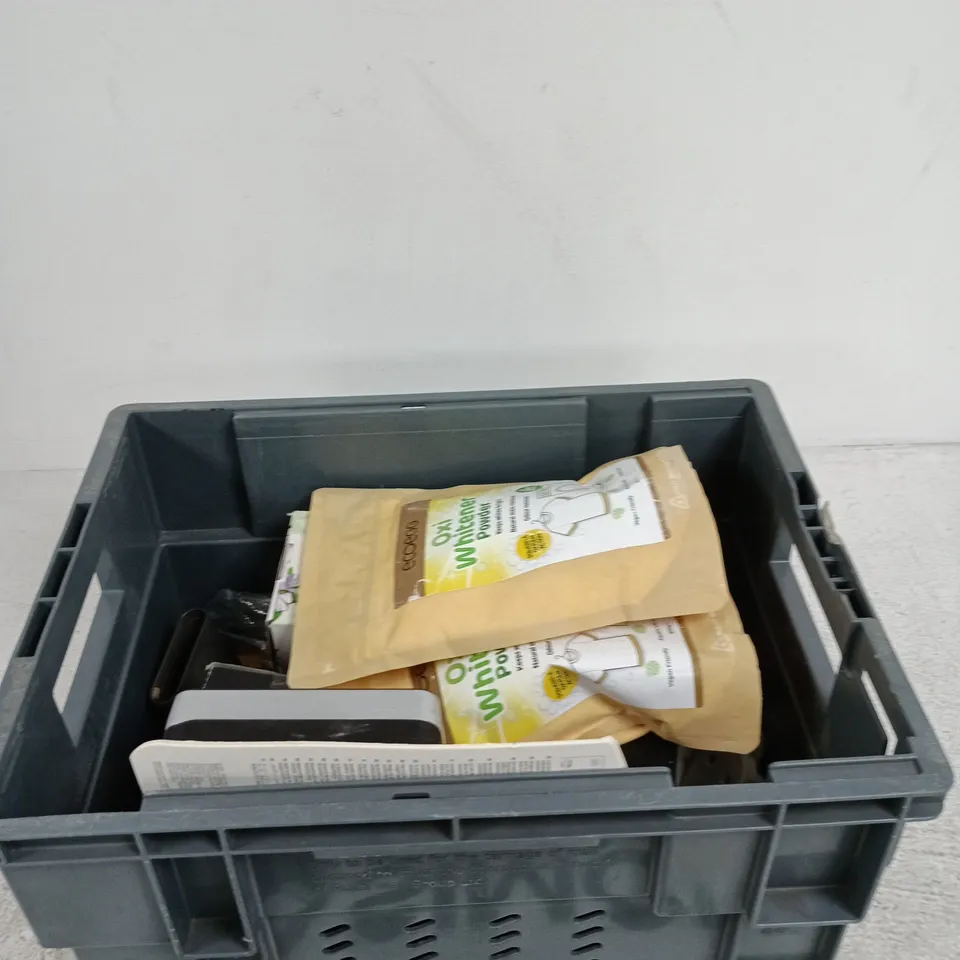 APPROXIMATELY 15 ASSORTED ITEMS INCLUDING AIRUP ICE TEA MANGO, STAMFORD WHITE MUSK INCENSE STICKS AND A MASTER LOCK